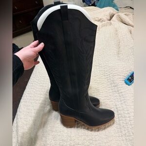 ARULA Black Mid-Calf Western Heeled Boots with Brown Block Heel